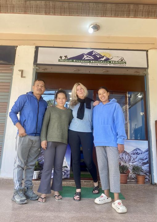 Nepal Everest Himalaya Hiking Team 