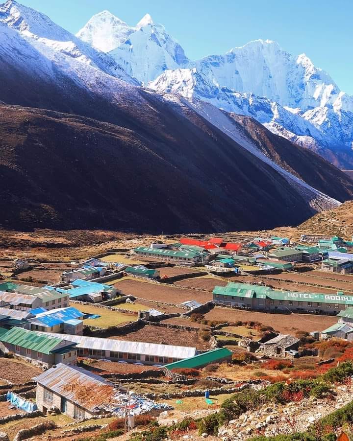 Himalaya seen from Dingboche 